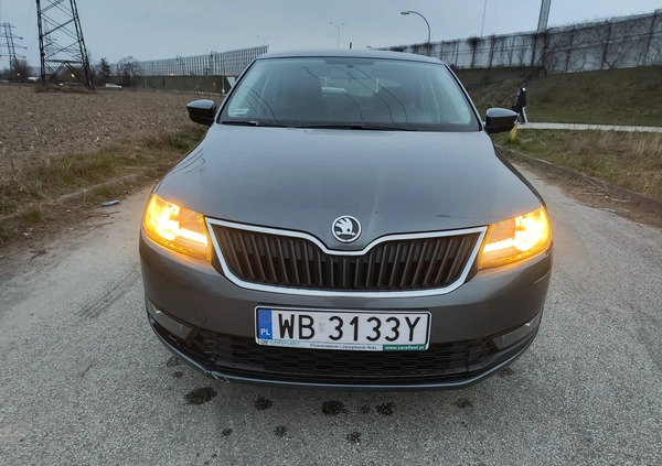 Skoda RAPID cena 40000 przebieg: 208179, rok produkcji 2019 z Warszawa małe 562